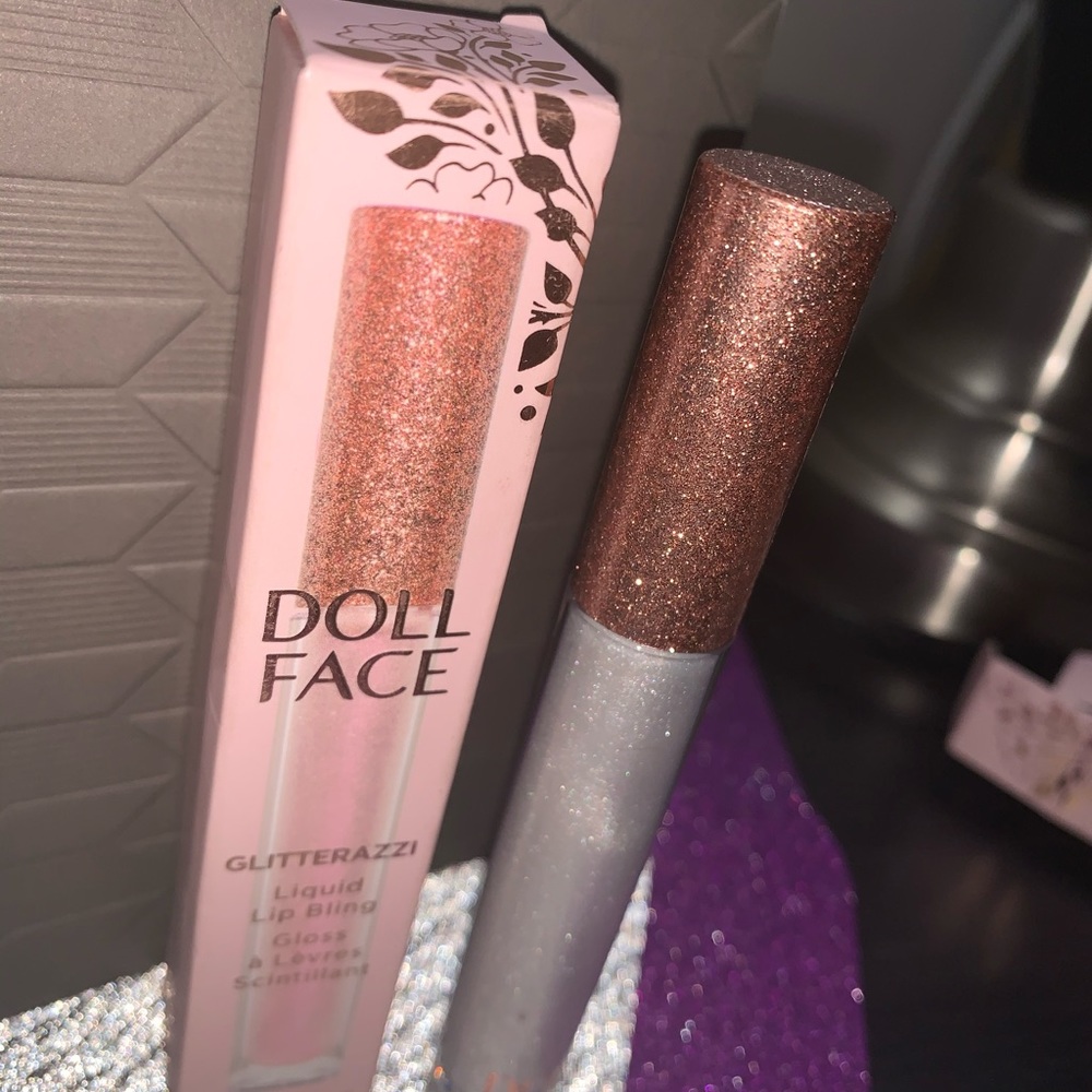 Dial face lip bling